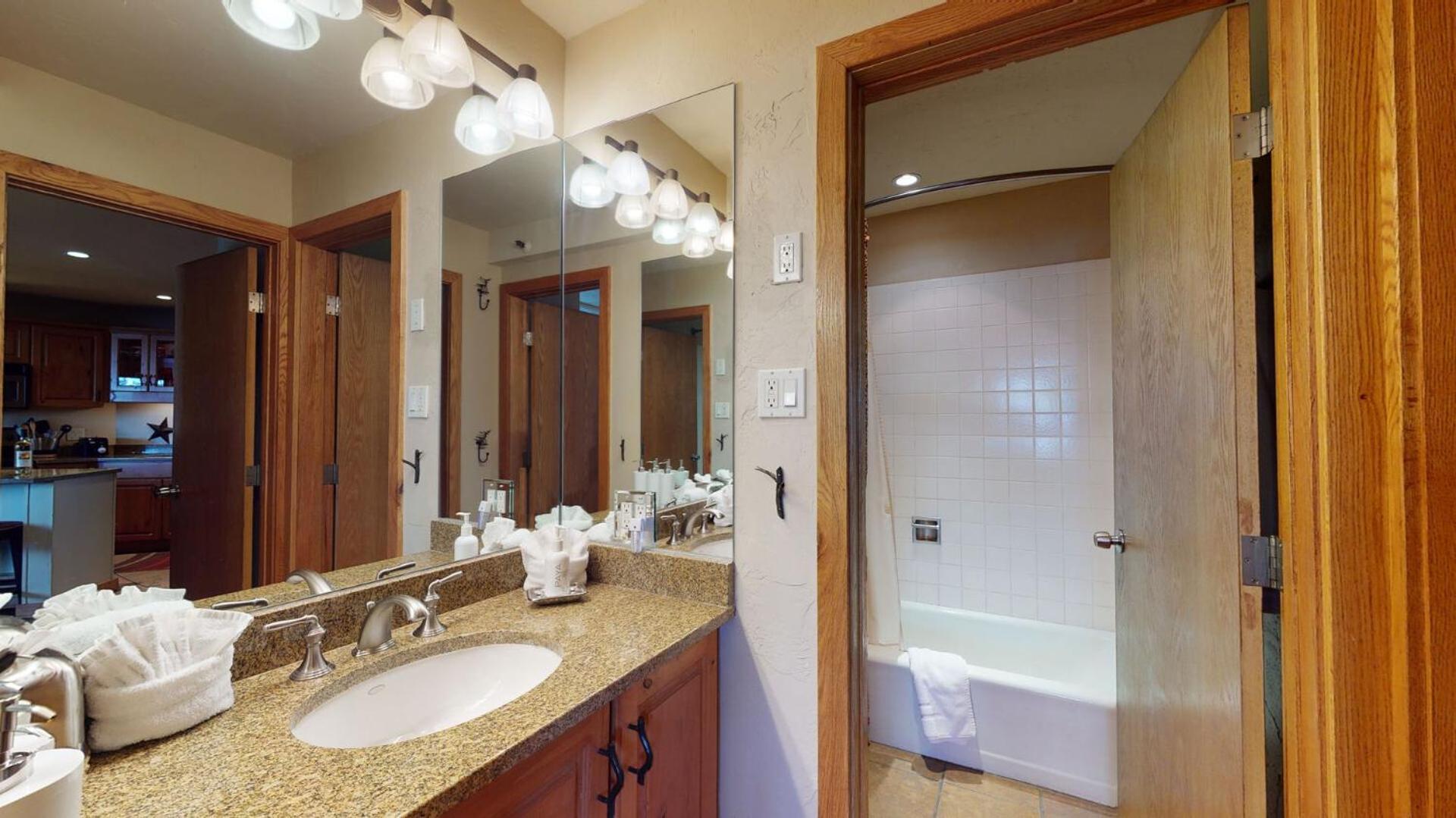Laurelwood Condominiums 110 Snowmass Village Room photo